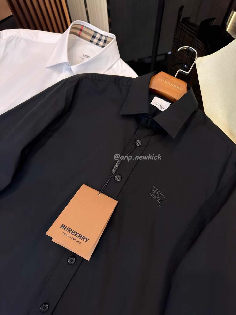 Burberry Slim Fit Monogram Motif Stretch Cotton Poplin Shirt Black White Fw21 80323081 (9) - www.newkick.vip
